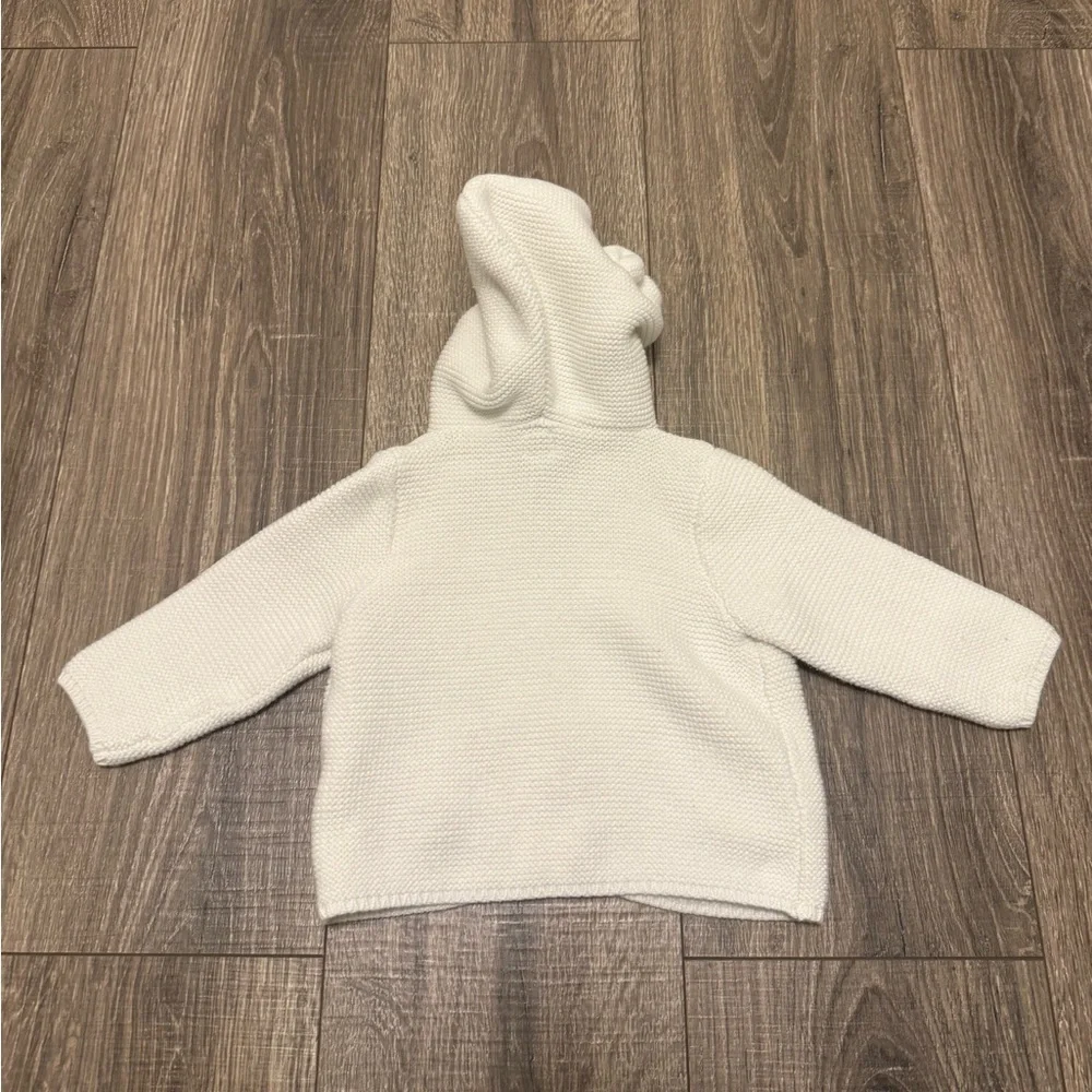 Baby Gap Knitted Button up with Bear Hood Size 6-12 Months White